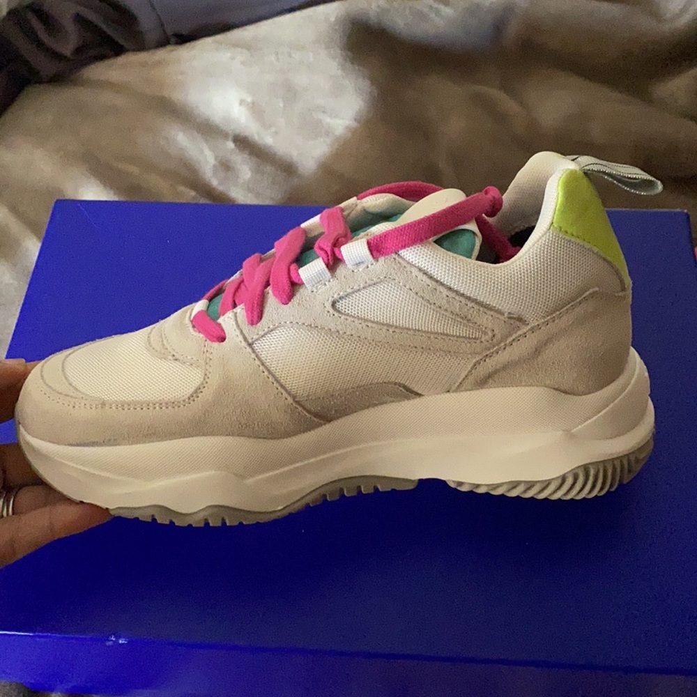 NIB: P448 white sneakers size 6